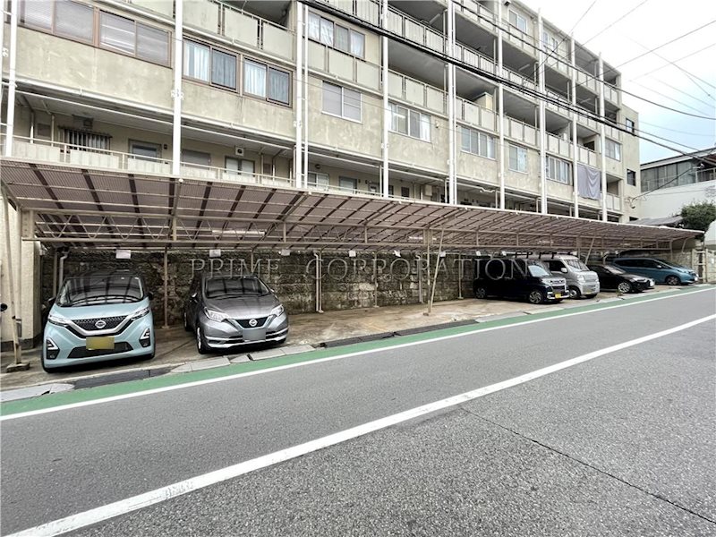 代官山コーポラス 駐車場