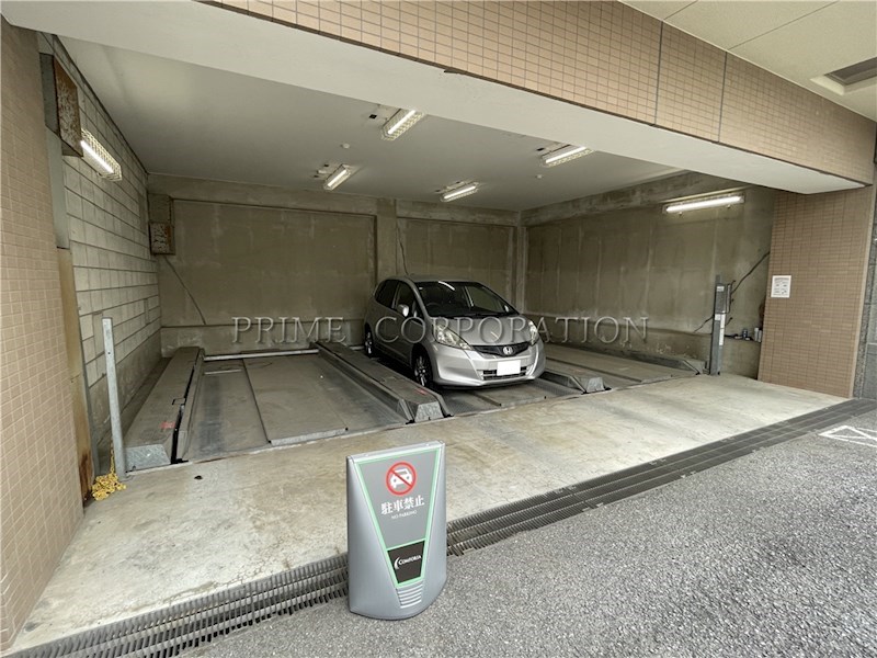 コンフォリア下落合 駐車場