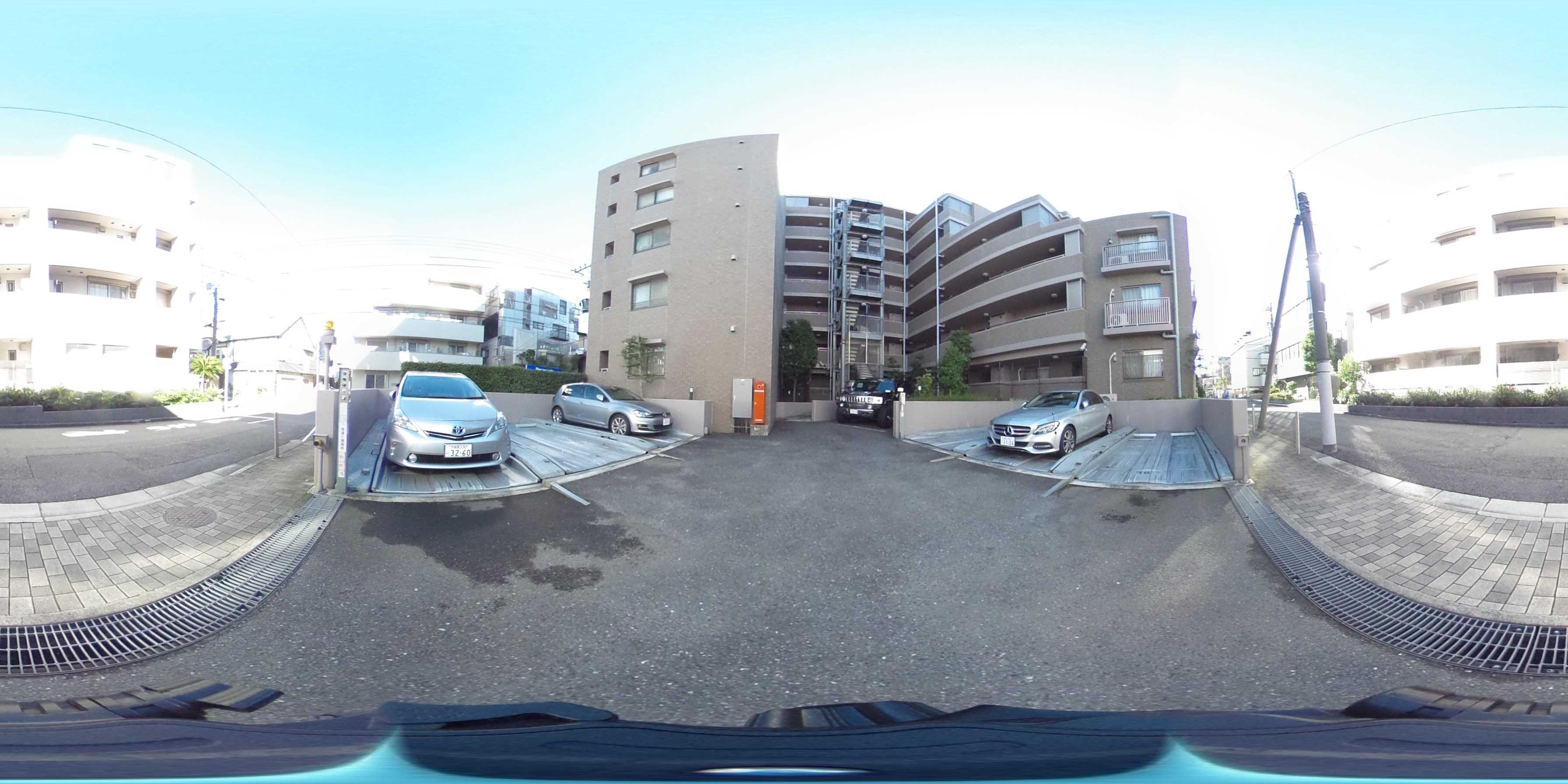 クラッサ目黒かむろ坂 駐車場