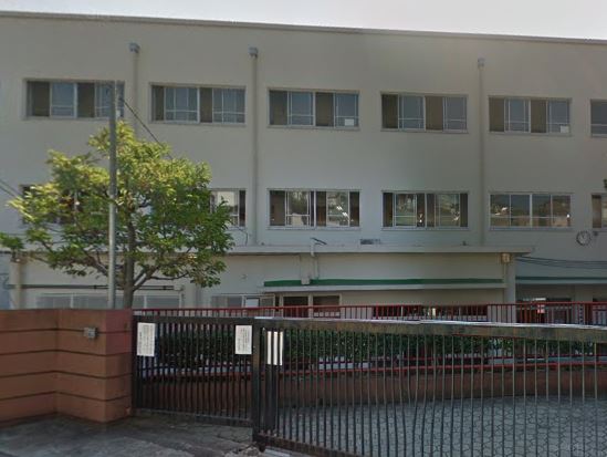 i-Suite HigashiNakano 中学校