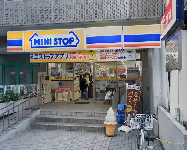 エスタ代々木  コンビニ