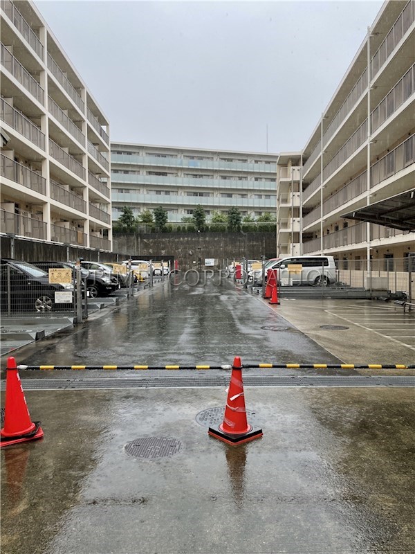 S-FORT横浜青葉台 駐車場