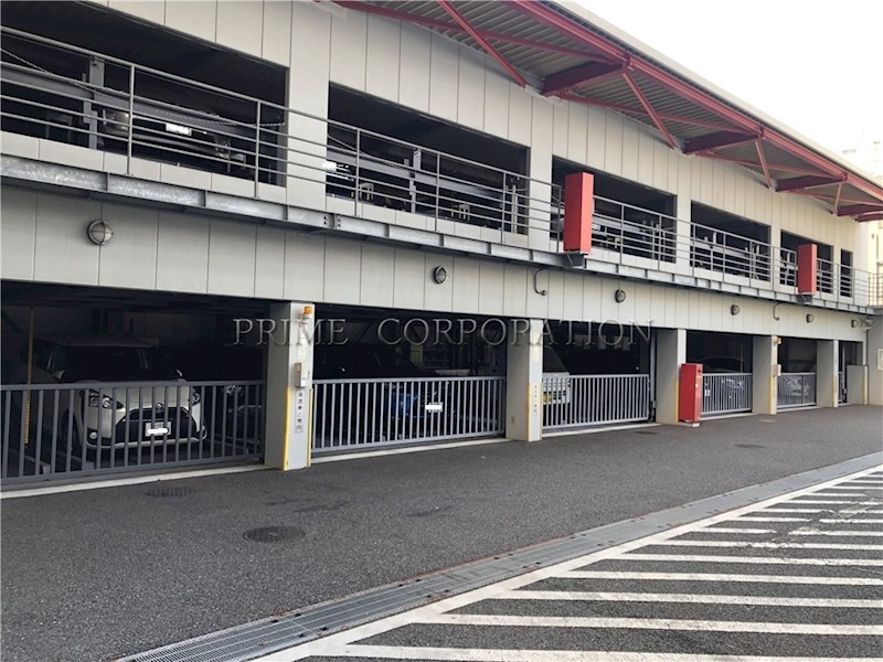 トレステージ目黒 駐車場