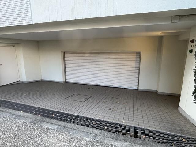 ヴェルス西麻布 駐車場