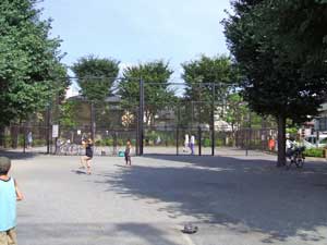 アイルズ東中野 公園