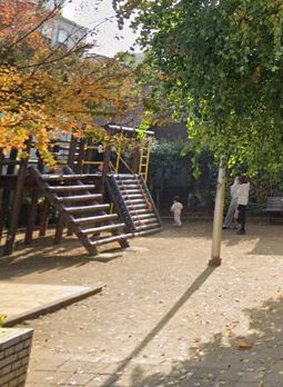 DeLCCS東高円寺 公園