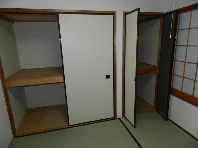 小日向1丁目戸建 収納