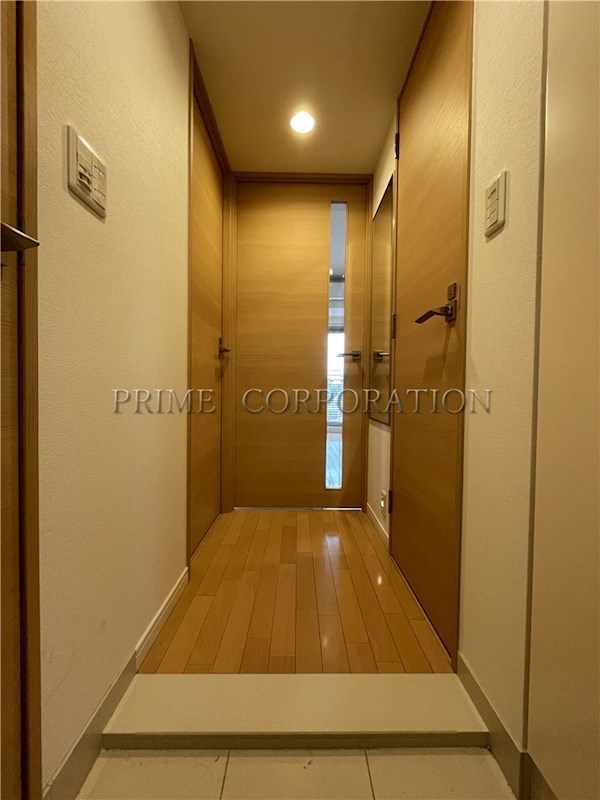 i-Suite HigashiNakano 玄関