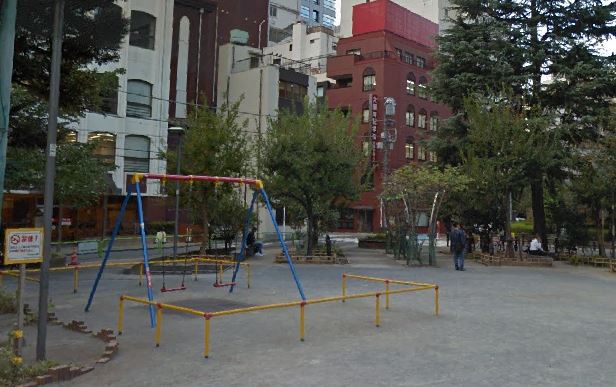 GLACIER神保町 公園