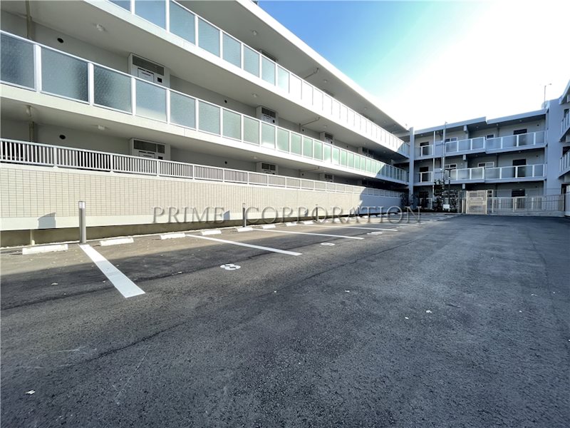 LIBR GRANT世田谷等々力 駐車場