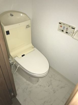 富久町戸建て トイレ