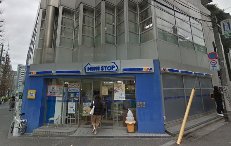 アーバンノット原宿 コンビニ