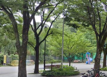 コスモグラシア新宿西早稲田 公園
