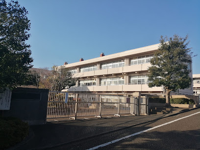 神奈川県横浜市青葉区新石川２丁目 小学校