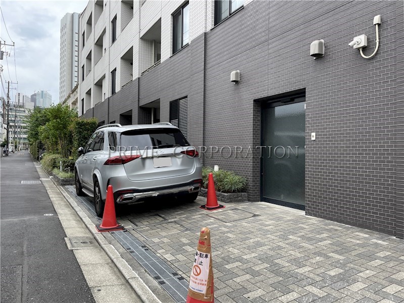 クレアホームズ新宿百人町 駐車場
