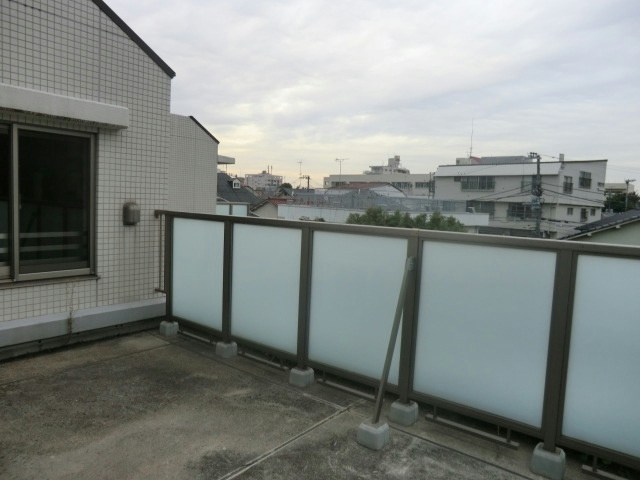 エスティメゾン中野富士見町 ベランダ