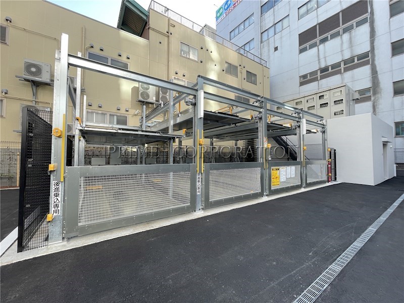 ラグゼナ用賀 駐車場
