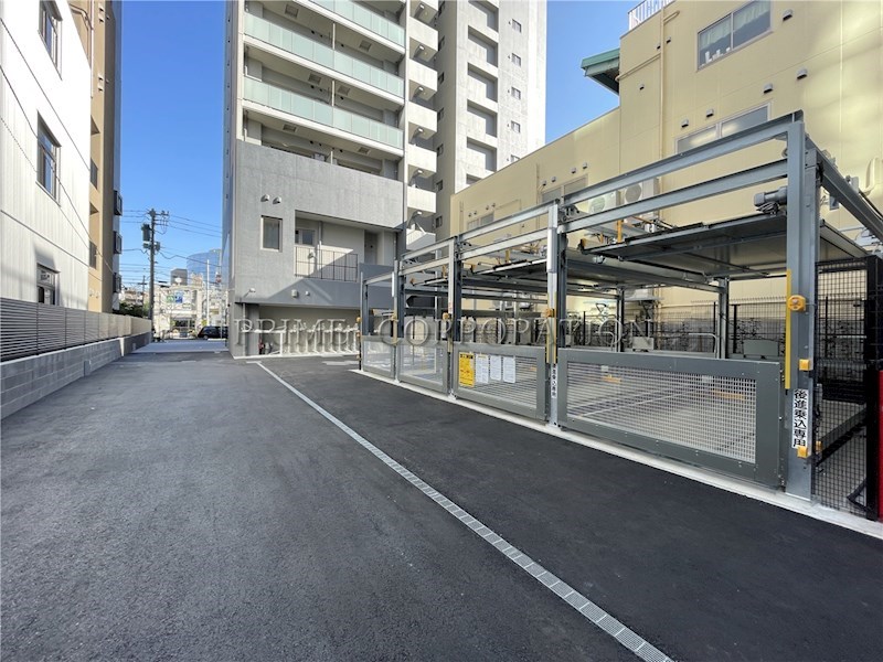 ラグゼナ用賀 駐車場