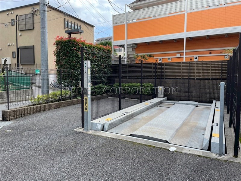 カスタリア目白  駐車場