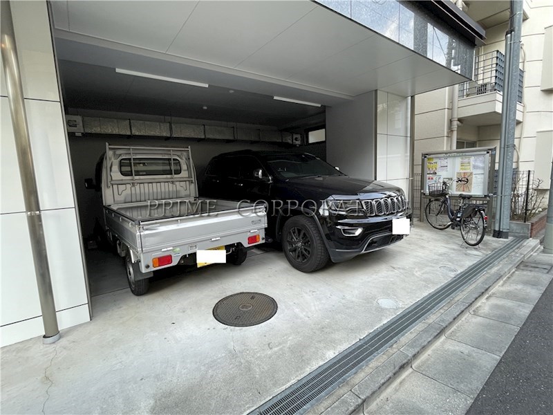 アウルレジデンス目白 駐車場