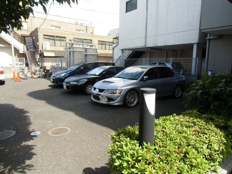 CREA・H 駐車場