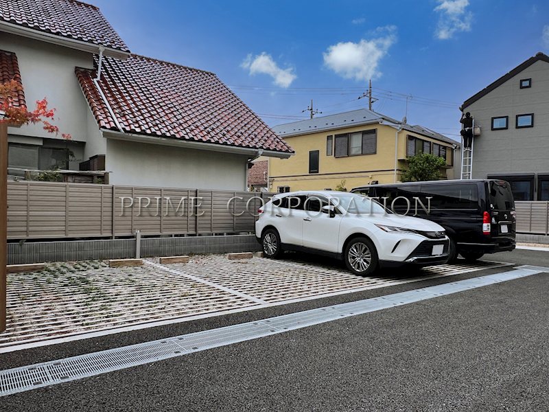 グラナーデ高井戸東 駐車場