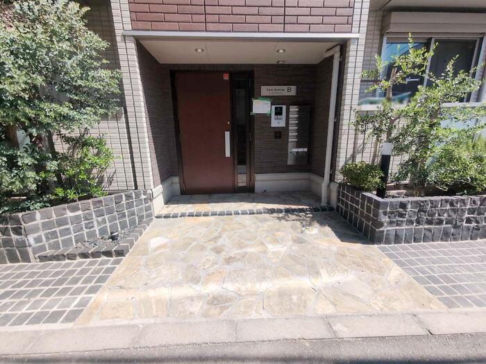 East AvenueB エントランス