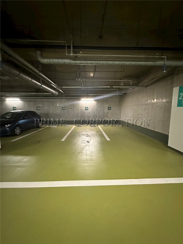 グランパークハイツ 駐車場