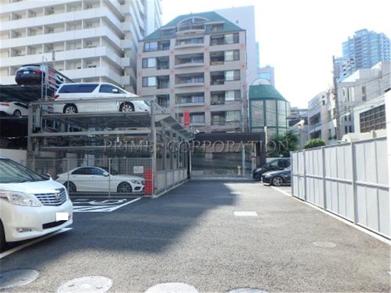 ウェリス六本木 駐車場