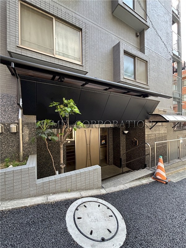 ロイヤルタワー春日 エントランス