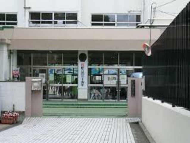 カスタリア初台 小学校