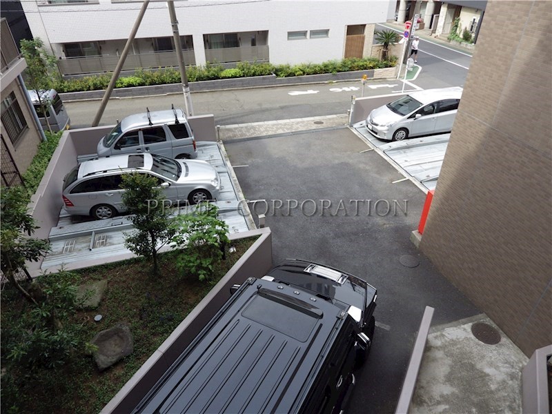 クラッサ目黒かむろ坂 駐車場