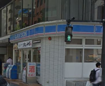 ストーリア赤坂 コンビニ