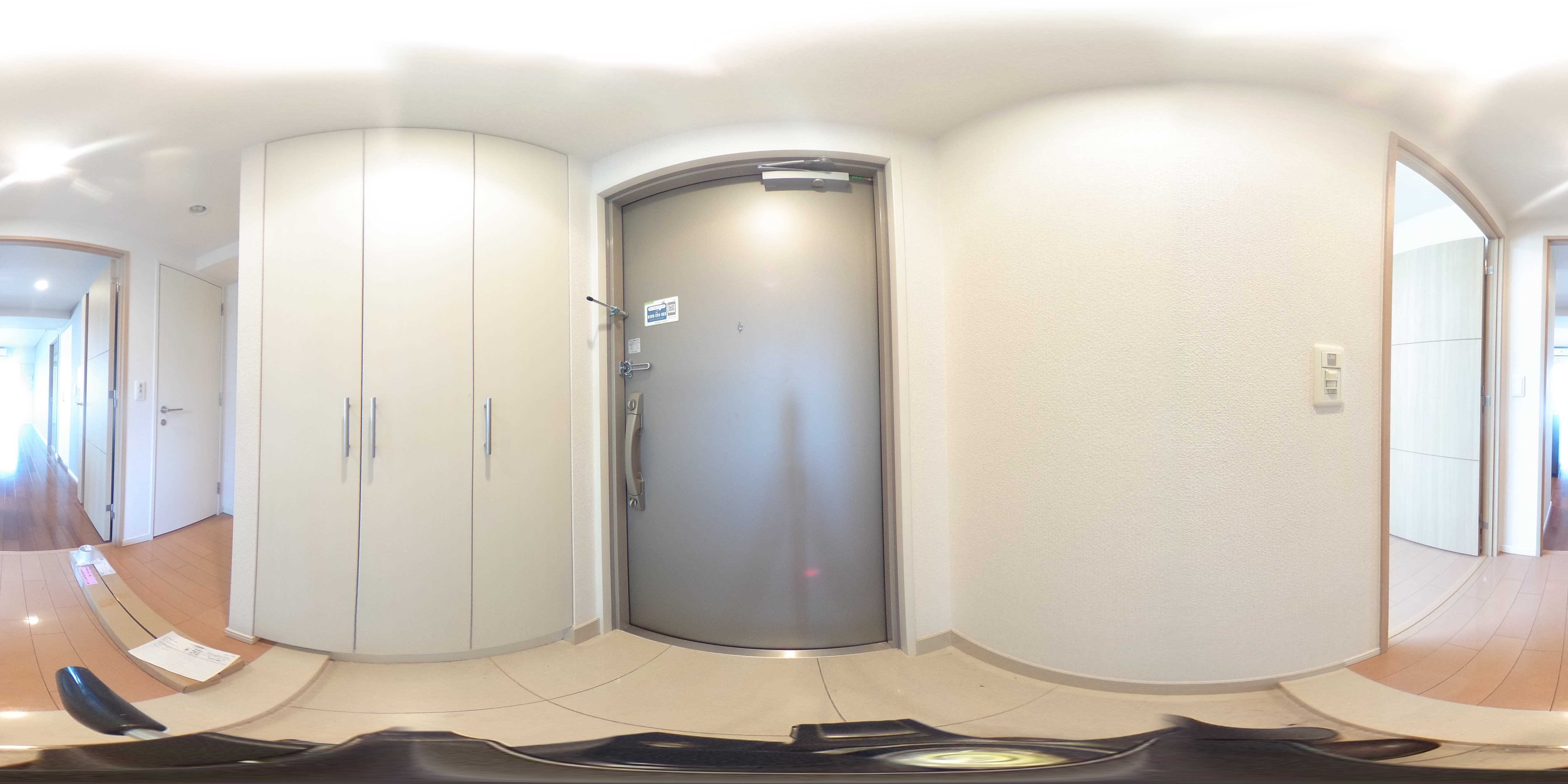 コンフォリア東池袋WEST 玄関