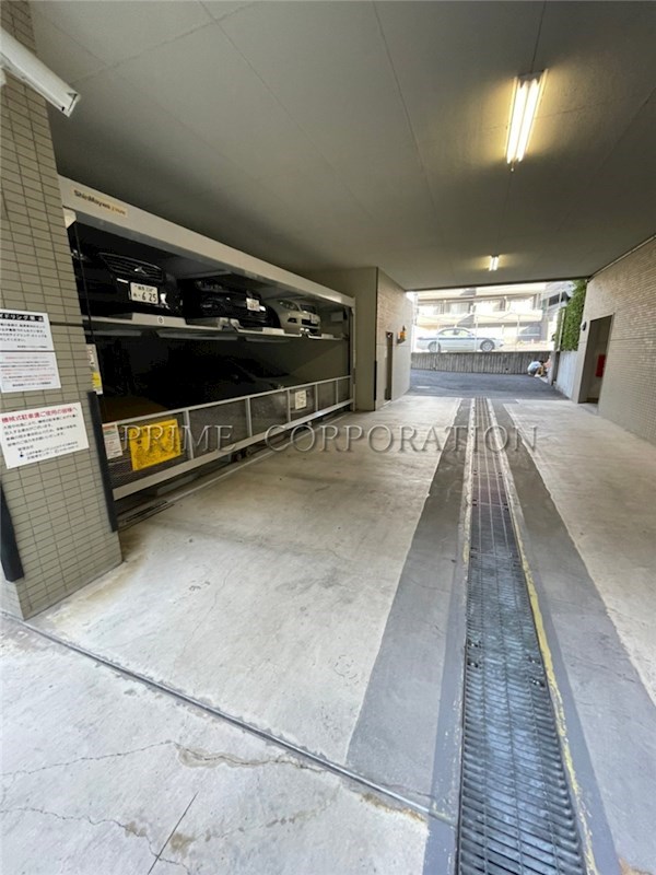 高田馬場パーク・ホームズ 駐車場