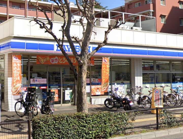 上連雀3丁目貸家 コンビニ