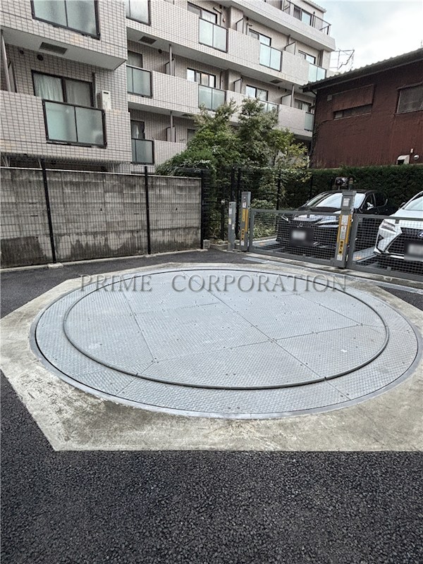 ディアナコート三軒茶屋 駐車場