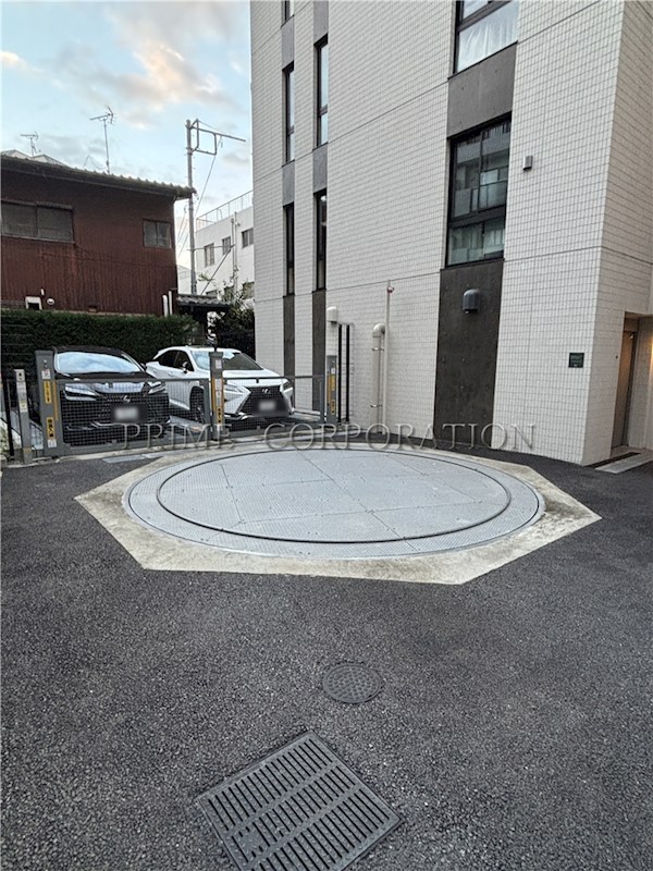 ディアナコート三軒茶屋 駐車場