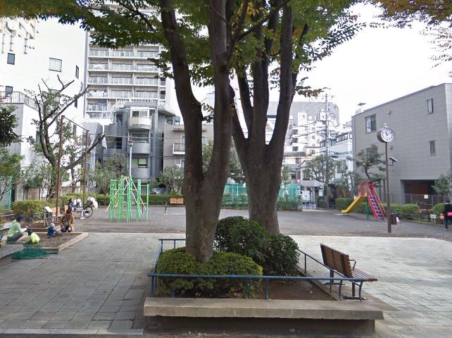ランド南青山 公園