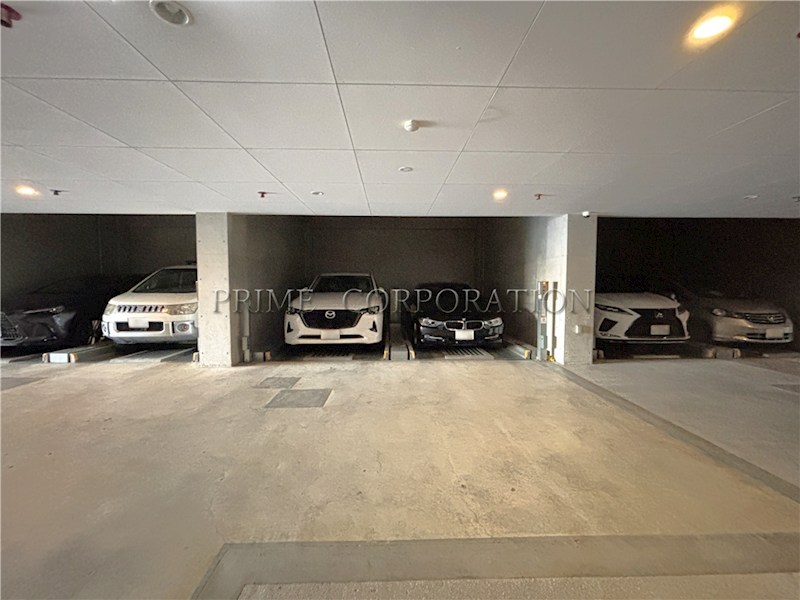 ロイヤルシーズン溝の口CASA 駐車場