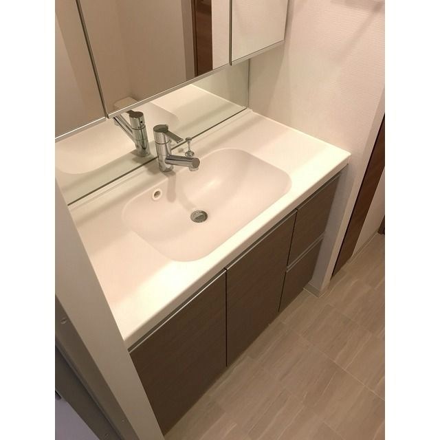 コンフォリア蒲田 洗面所