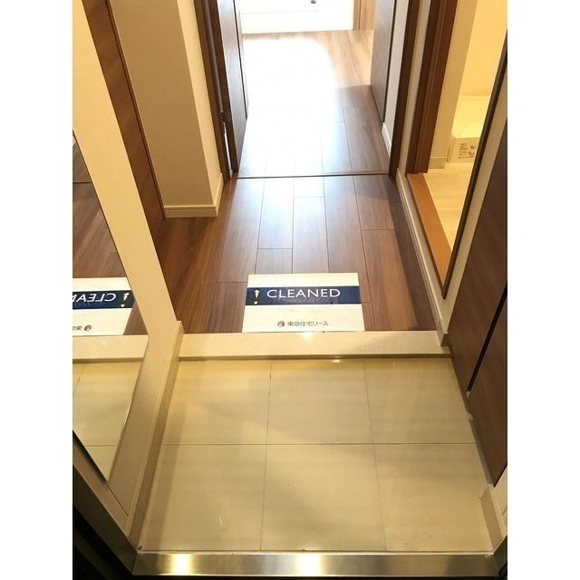 コンフォリア蒲田 玄関