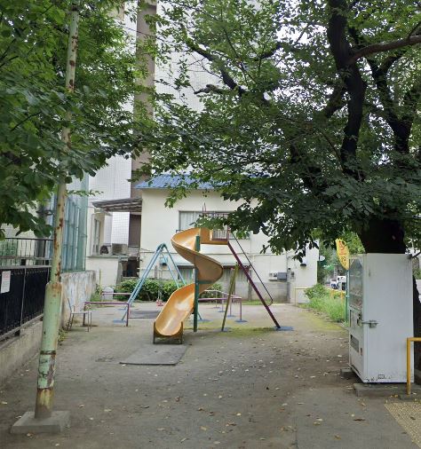 パレステュディオ南青山 公園