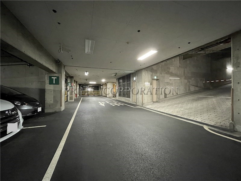 西早稲田東ウイング 駐車場