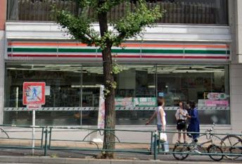コリーヌ代官山 コンビニ