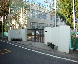 コンフォリア西荻窪 中学校