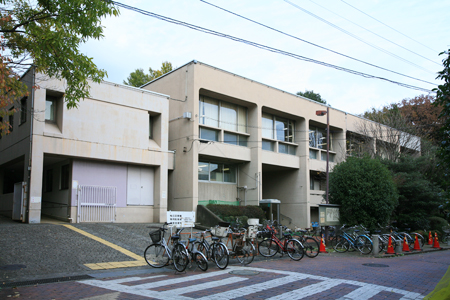 クローカス代田 図書館