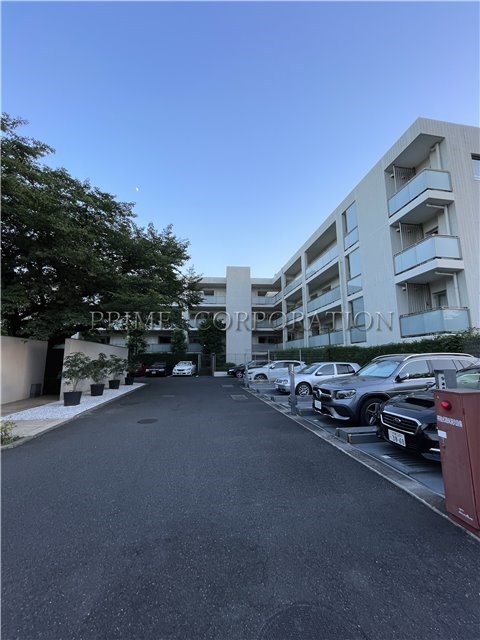 プラウド蘆花公園 駐車場