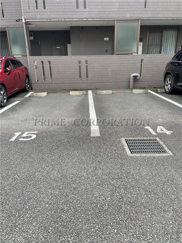 ガーデンハウス千歳船橋 駐車場