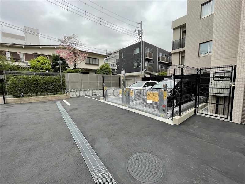 グランツオーベル中野  駐車場